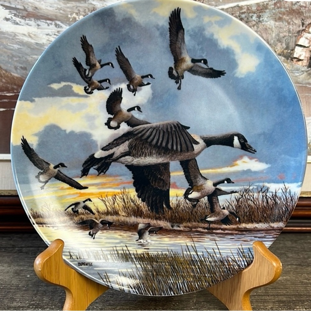 DOMINION CHINA 1986 “THE LANDING” FLYING CANADA GEESE PLATE